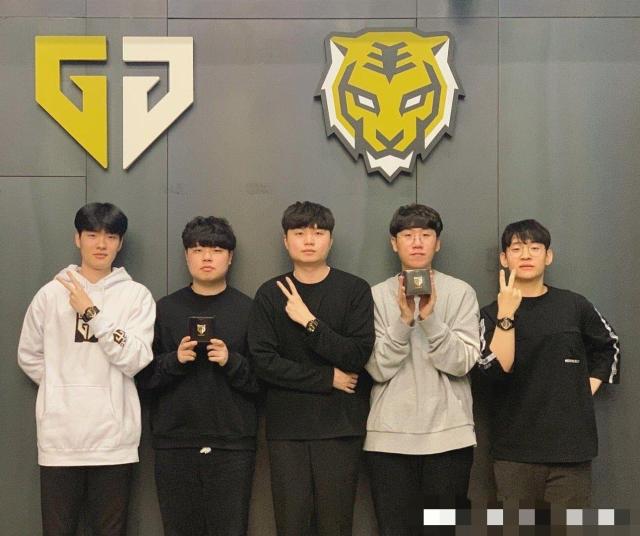 肖博文的出 肖博文的出