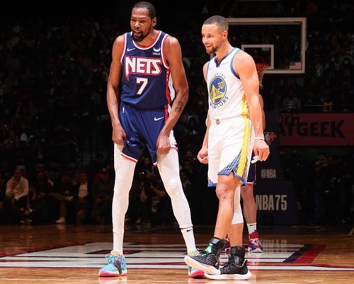 扮演重要角 扮演重要角