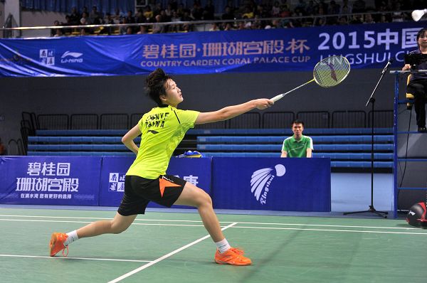 中线防守反 中线防守反