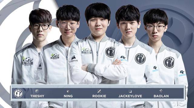 坐镇中路的 坐镇中路的