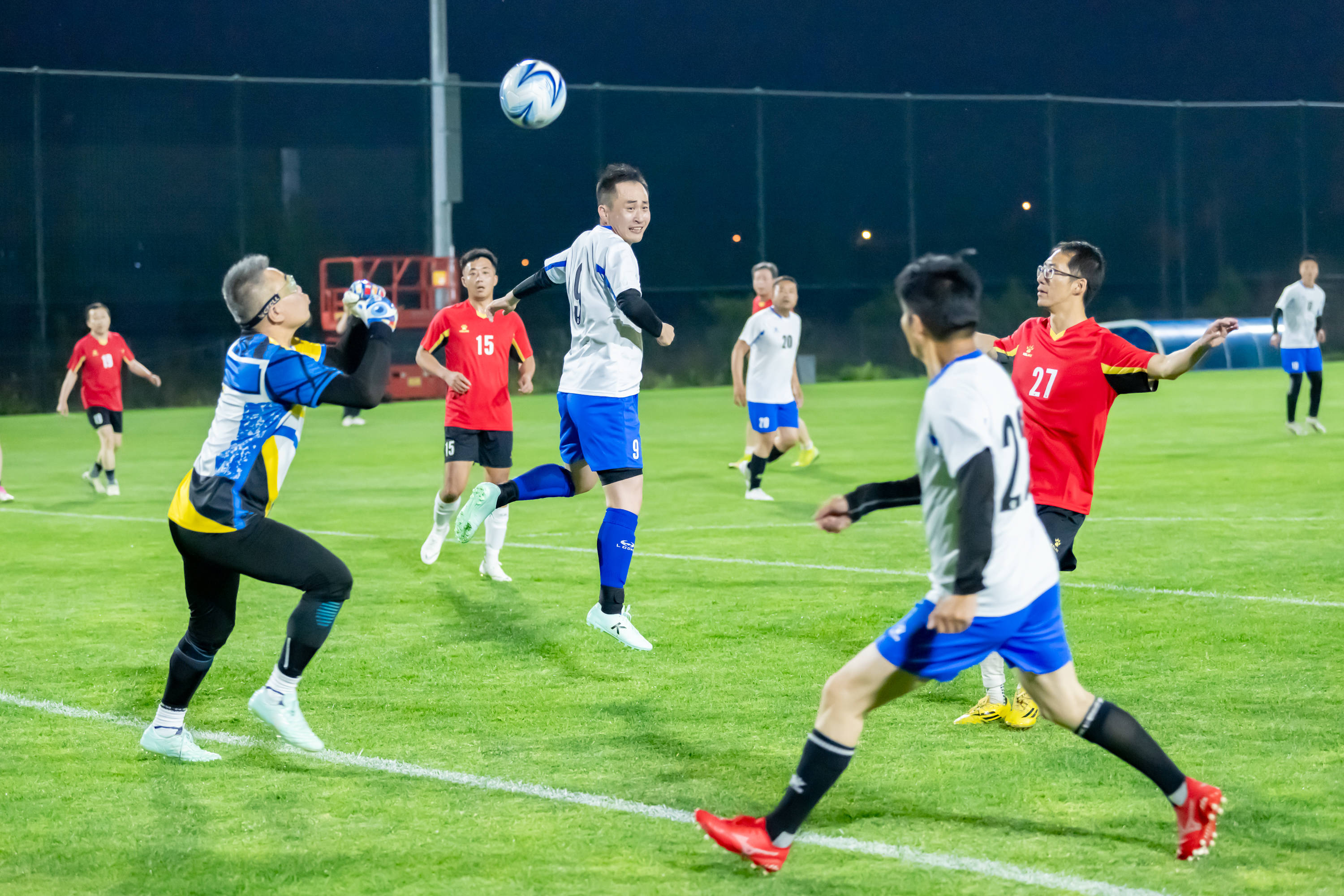 继续与杜依 继续与杜依